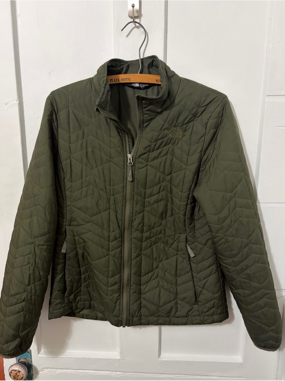 The North Face Quilted Light Weight Jacket Water Resistant Moss Green